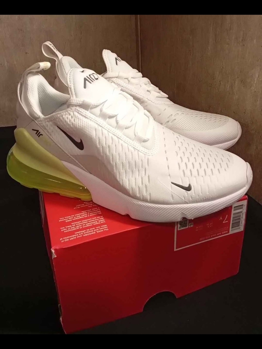 Nike Air Max 270 Grade School size 7Y